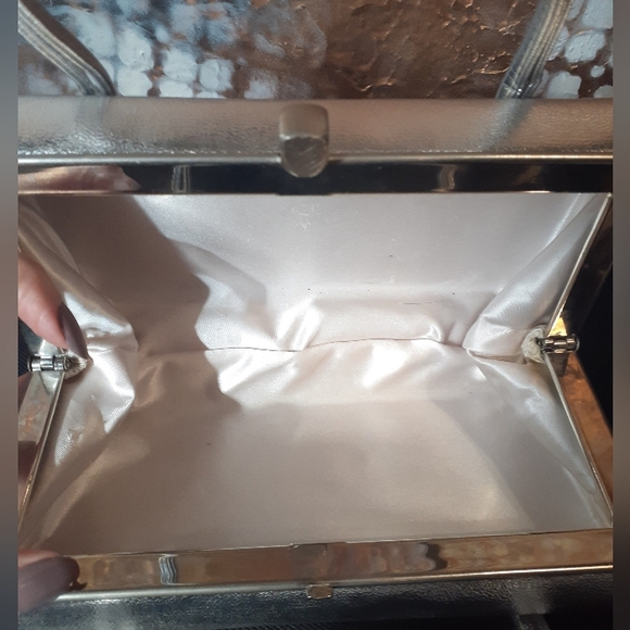 Vintage 1960s Leather And Satin Metallic Silver Bix Bag - Picture 6 of 16